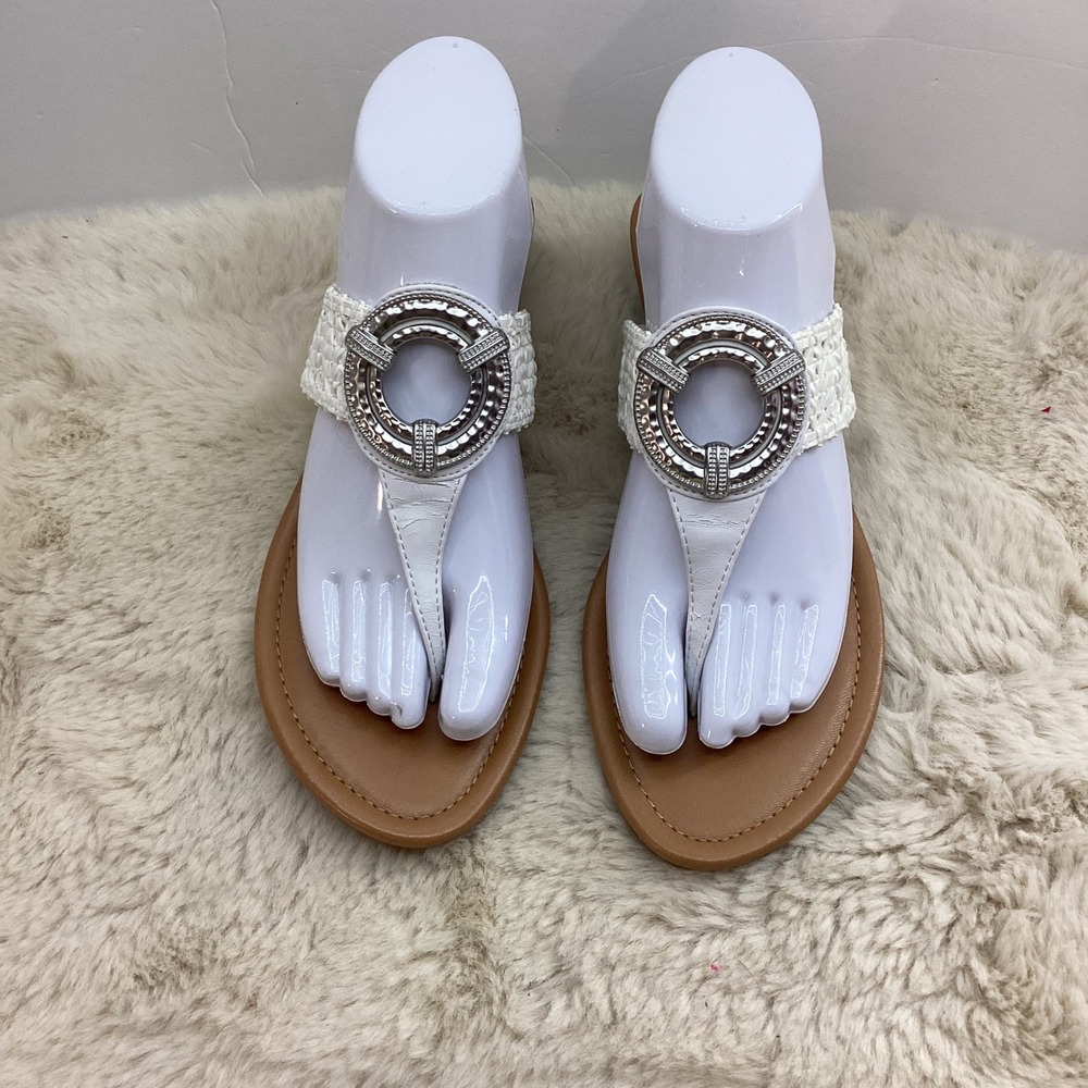 St Johns Bay Womens White Woven Thong Sandals Silver Ring Wedge 106-6097 Size 9M